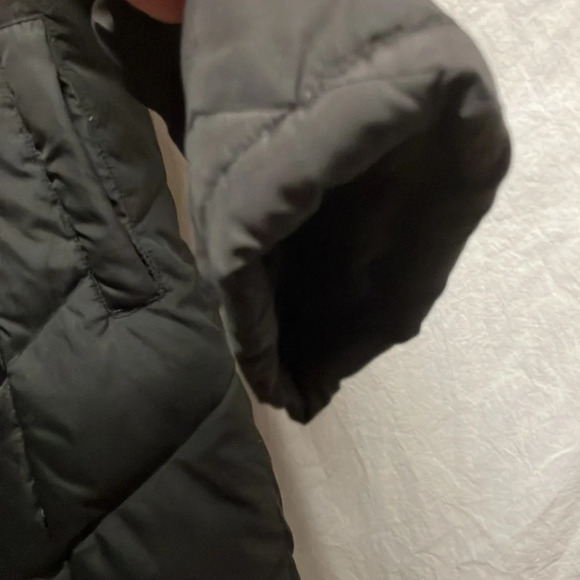 Women's Black Quilted Jacket with Fur Trim - Picture 3 of 12